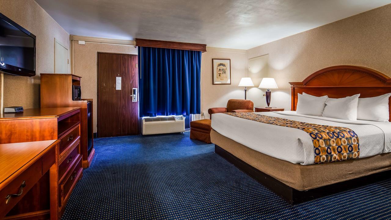 Hotel Pentagon Арлінгтон Екстер'єр фото